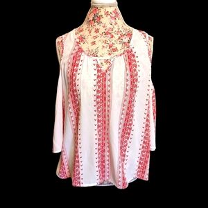 Candie's cold shoulder blouse